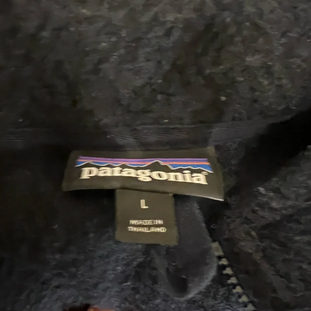 Patagonia Navy Blue Fleece Jacket - Picture 3 of 3